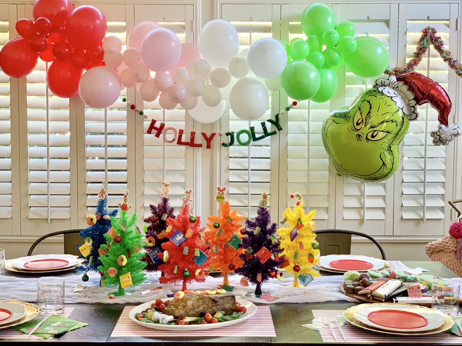 Grinch Themed Dinner with Treetopia and Dylan's Candy Bar - Pop of Gold